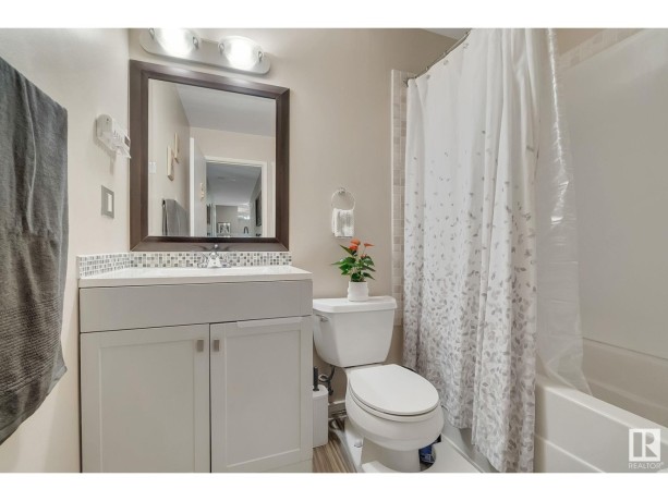 extensively-renovated-2-bedroom-condo-big-5