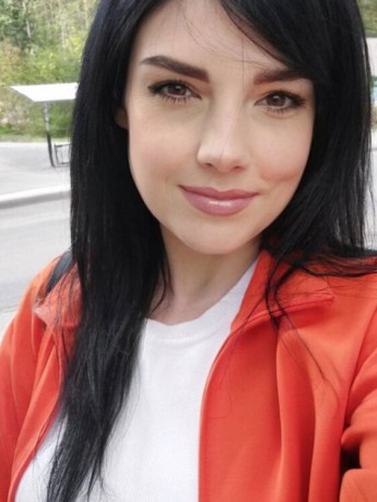 elena-27-very-classy-lady-that-always-looks-good-for-her-man-big-0