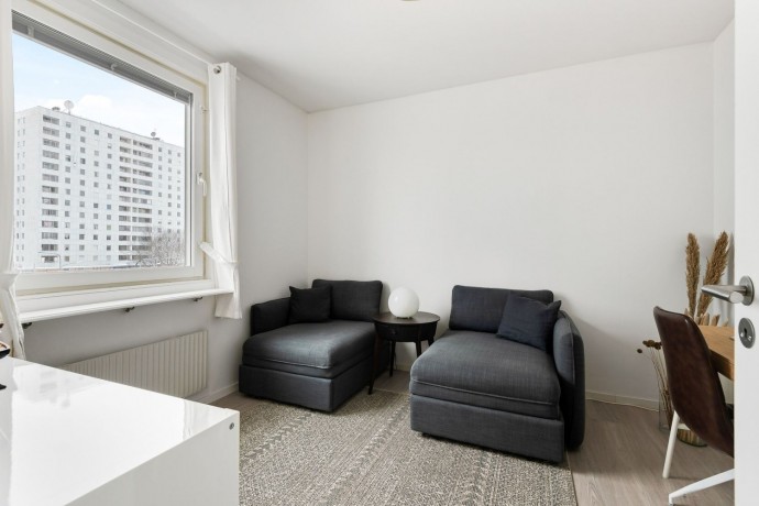 hagalundsgatan-solna-stockholms-lan-sweden-big-3
