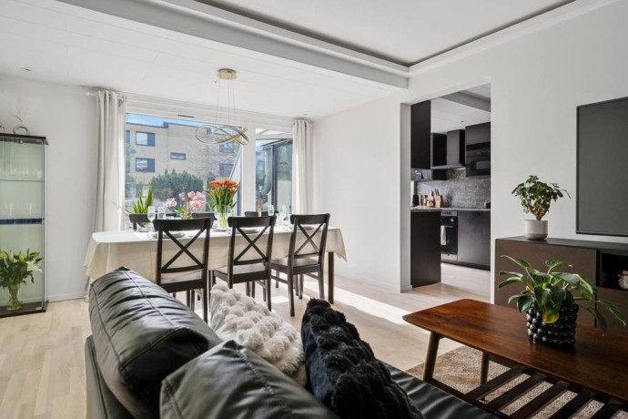 hasselbacken-11a-centralt-upplands-vasby-kommun-big-1