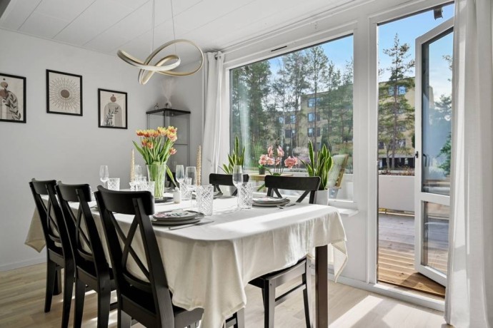 hasselbacken-11a-centralt-upplands-vasby-kommun-big-5